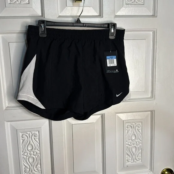 Nike NWT Black & White Swoosh Logo Stay Cool Running Shorts Size Medium - Picture 2 of 14